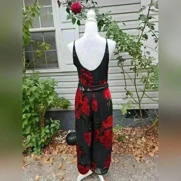 Ett Twa by Anthropologie jumper one piece red and black floral xs - Picture 2 of 5